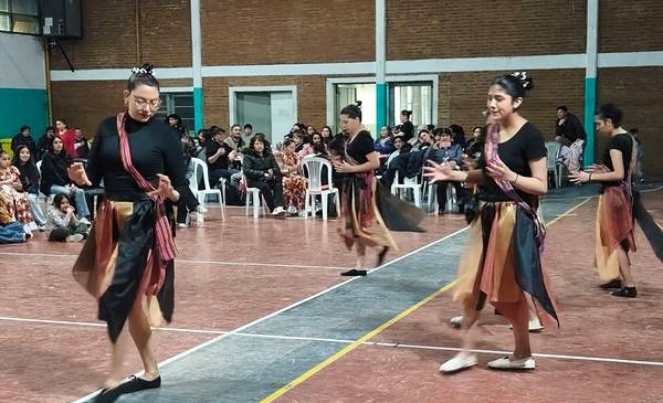 1er Encuentro de Danzas Folklóricas Mapu Newen
